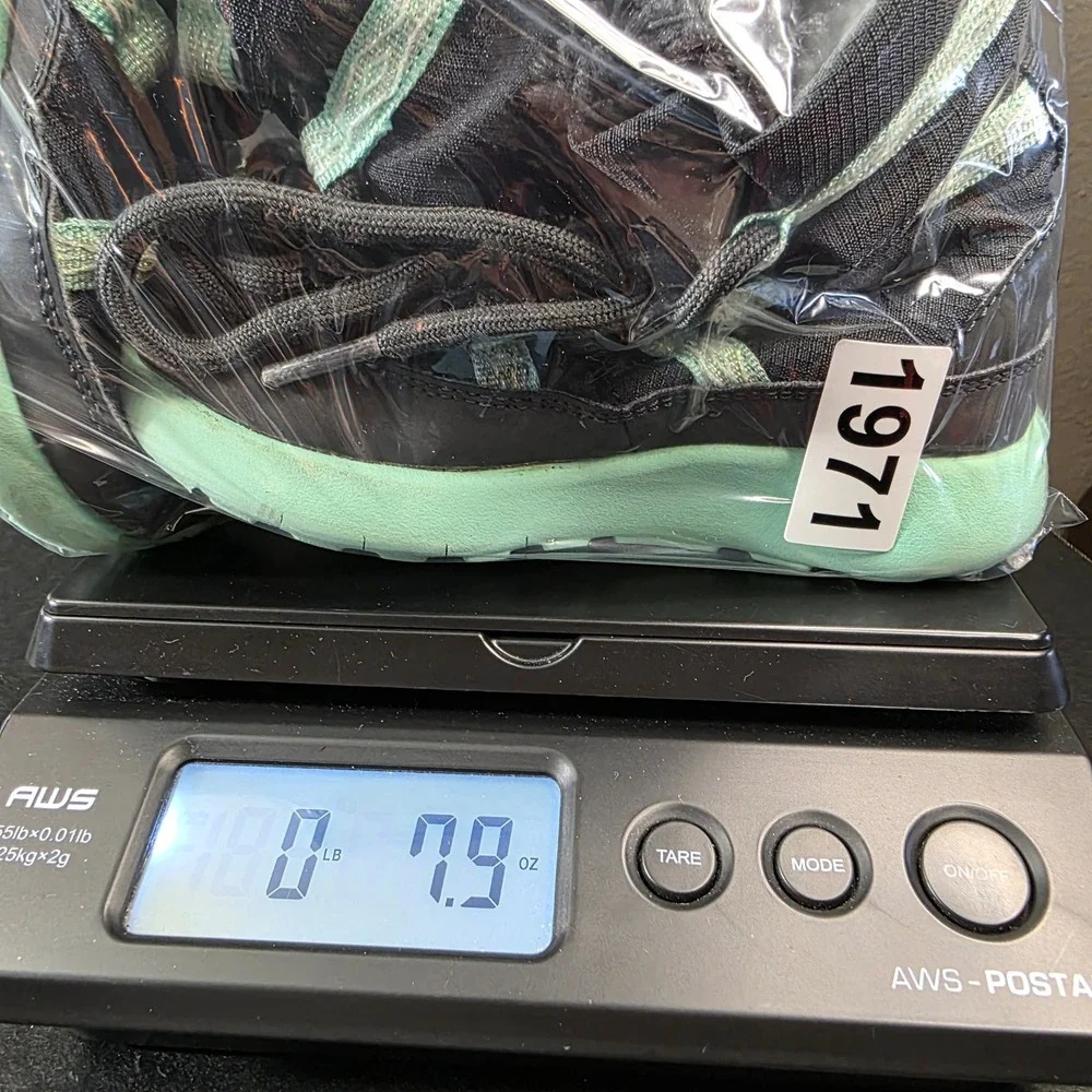 Nike Roshe One Hi Flash GS Black Green Glow 859416-002 Kids Size 9C Boots